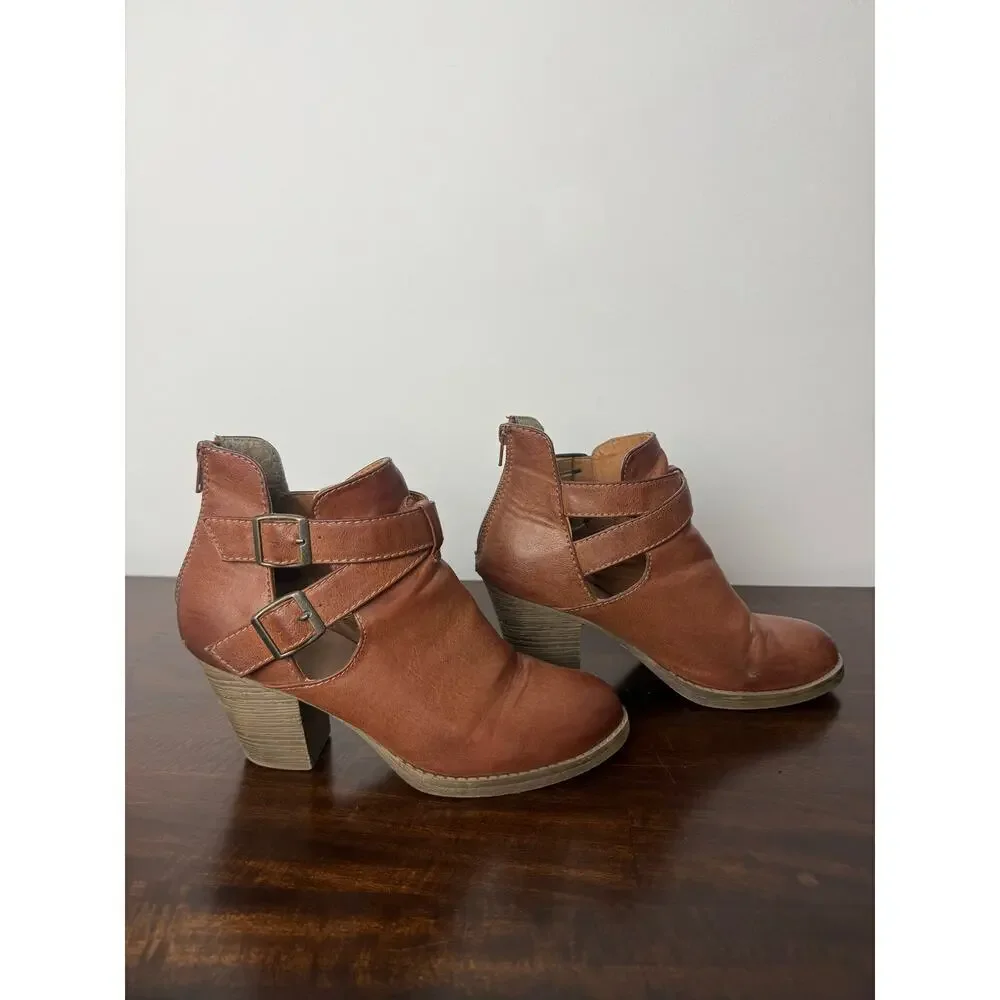 Maurice’s Women’s Western Boot Heel, Light Brown Size 8